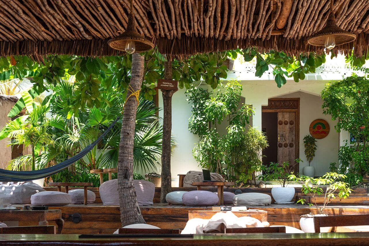 Dar Mar Hostel exterior view