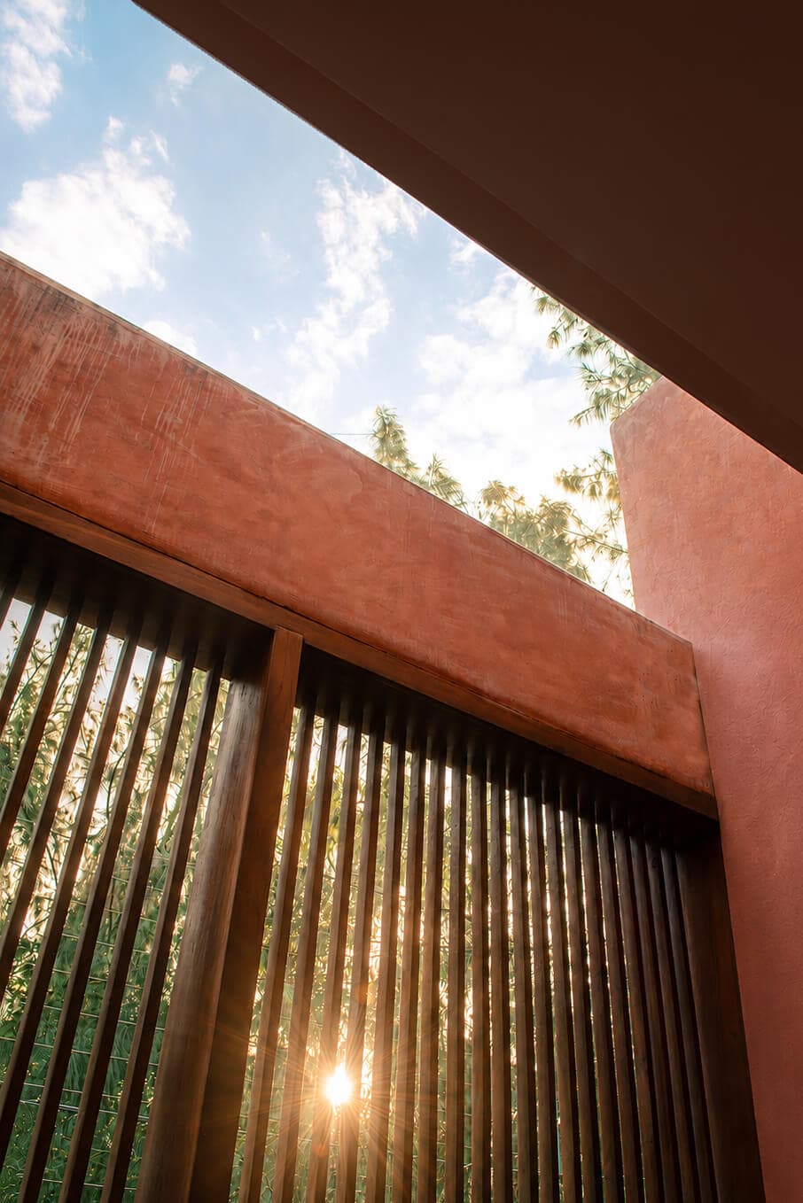 Villa DC wooden screen with backlit garden